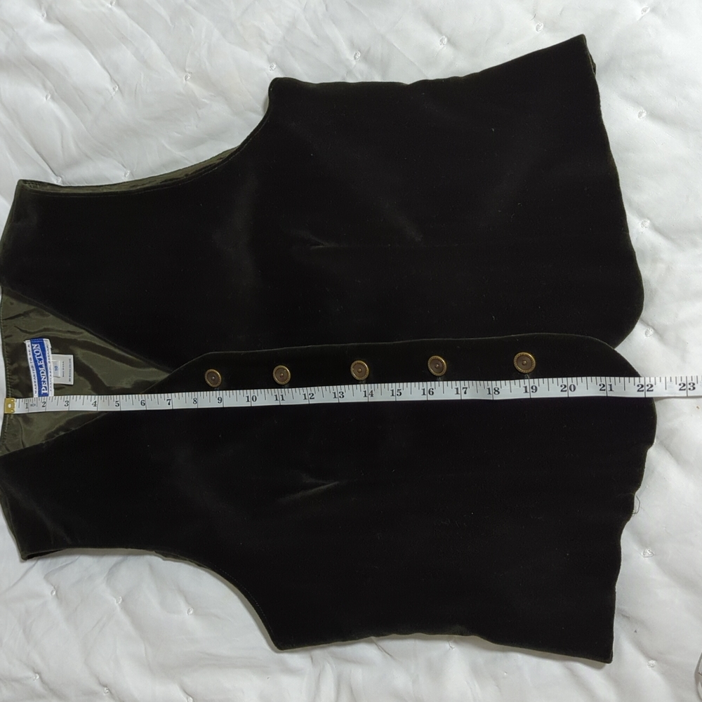 Pendleton Velvet Vest in Olive stunning
